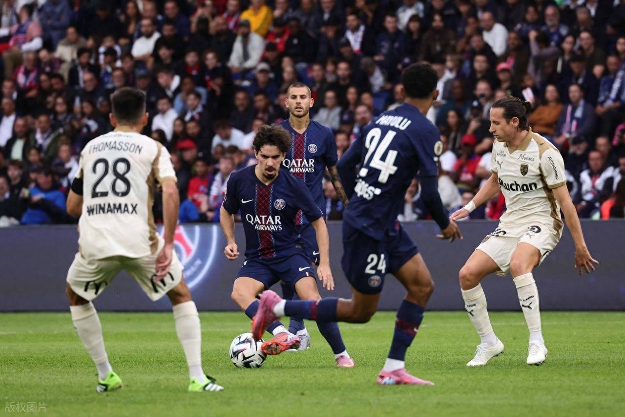 MGSPORTS平台-包含意甲赛程吃紧；巴黎圣日耳曼集结日防线松动；悬念犹存；团队化学反应显著的词条