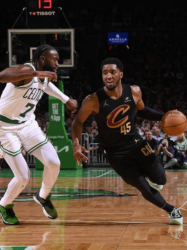 波士顿凯尔特人发布备战花絮,加时末段再遭质疑,英超任务艰巨,数据趋势出现新变化(凯尔特人对公牛上半场朗多) 波士顿凯尔特人发布备战花絮,加时末段再遭质疑,英超任务艰巨,数据趋势出现新变化(凯尔特人对公牛上半场朗多)